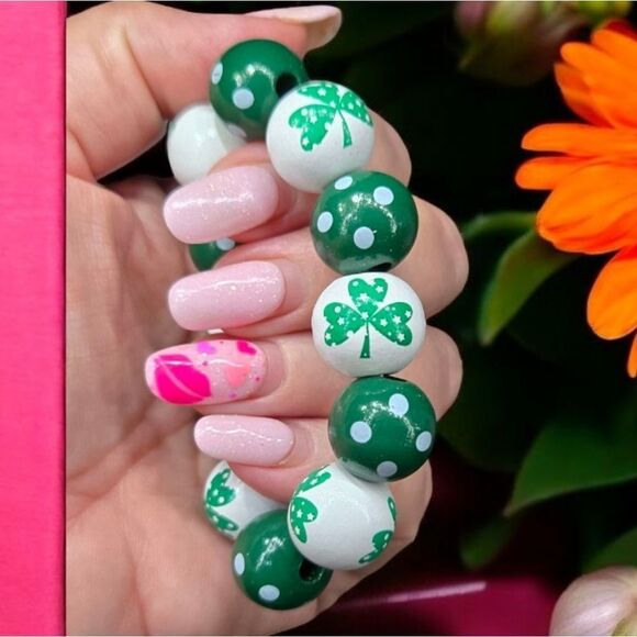 Shamrock ☘️ Green Polka Dot Beaded Bracelet Stretch Band St Patrick Day Festive - Picture 3 of 4